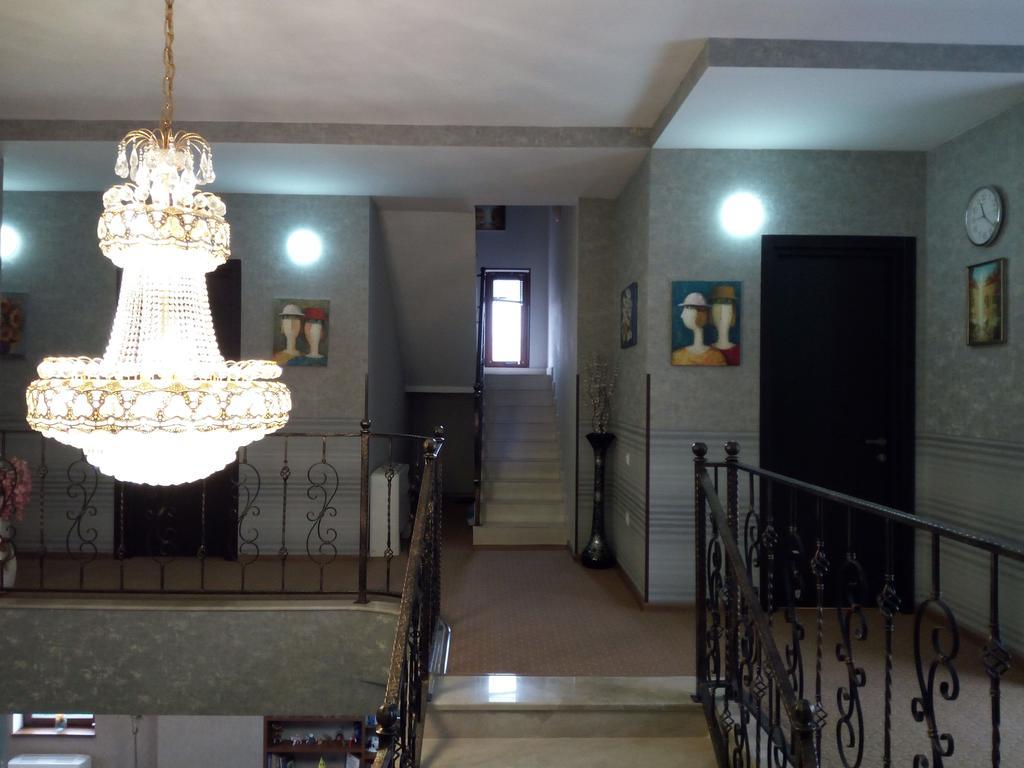 Hotel Salmer Тбилиси Екстериор снимка