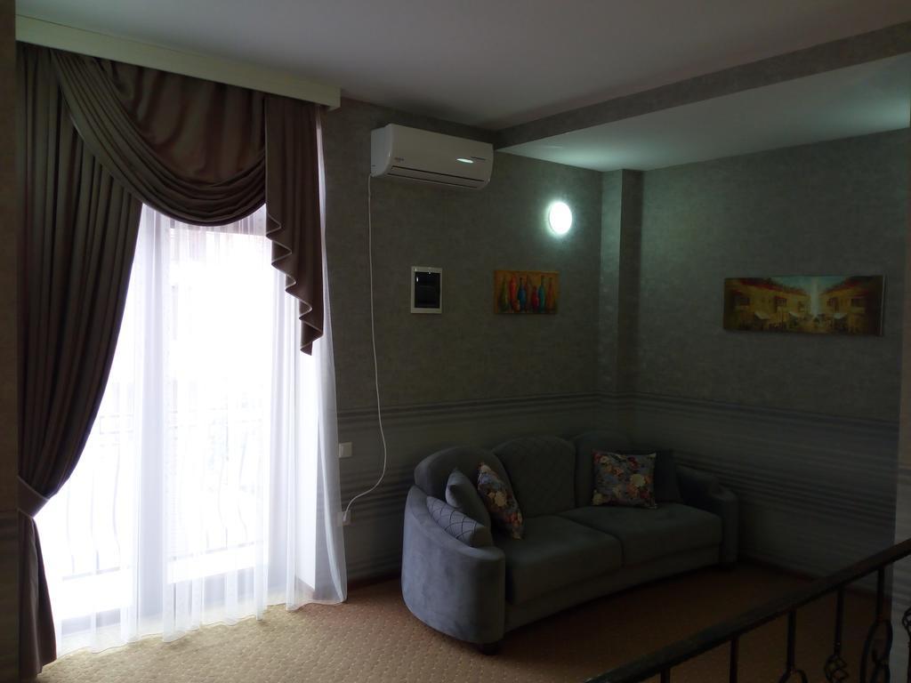 Hotel Salmer Тбилиси Екстериор снимка