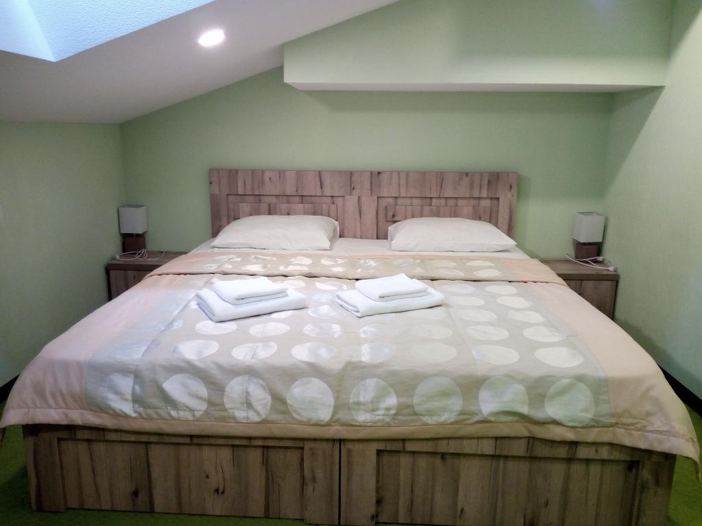 Hotel Salmer Тбилиси Екстериор снимка