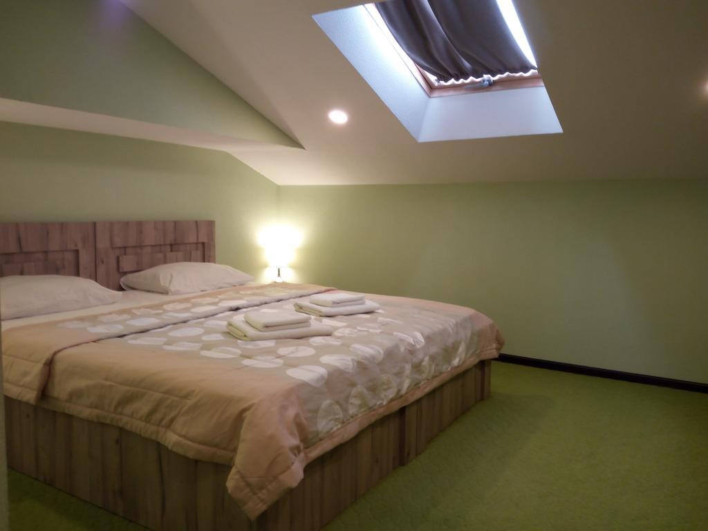 Hotel Salmer Тбилиси Екстериор снимка