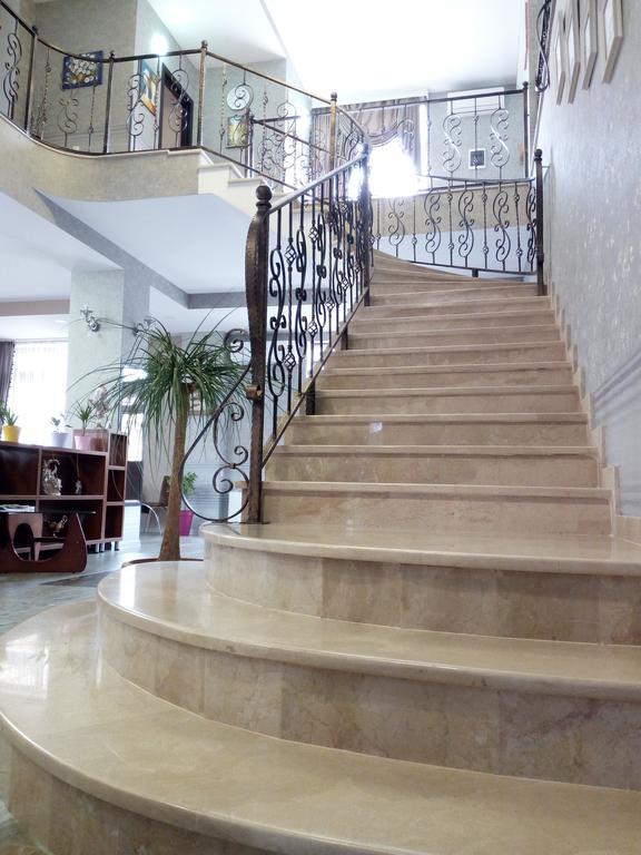 Hotel Salmer Тбилиси Екстериор снимка