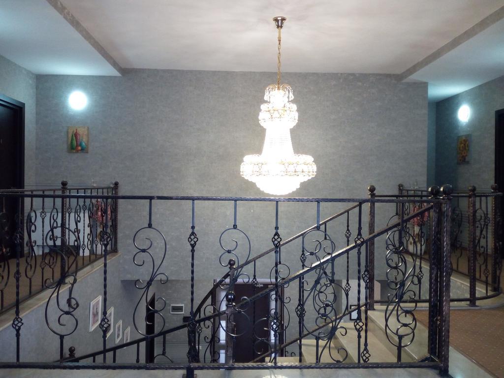 Hotel Salmer Тбилиси Екстериор снимка