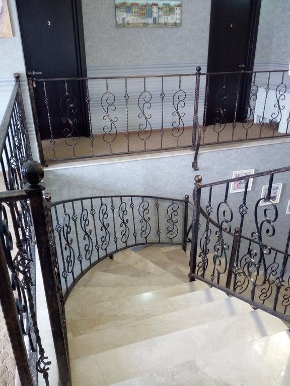 Hotel Salmer Тбилиси Екстериор снимка