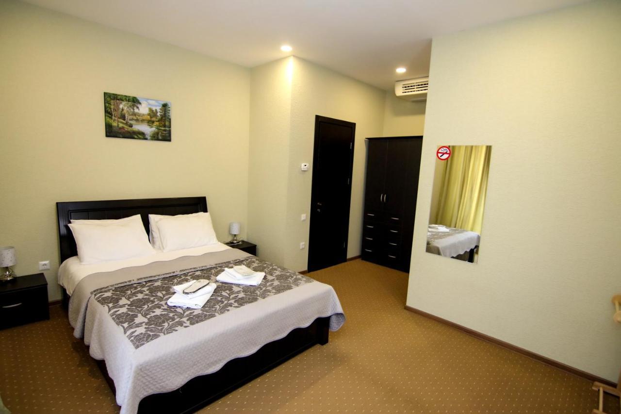 Hotel Salmer Тбилиси Екстериор снимка