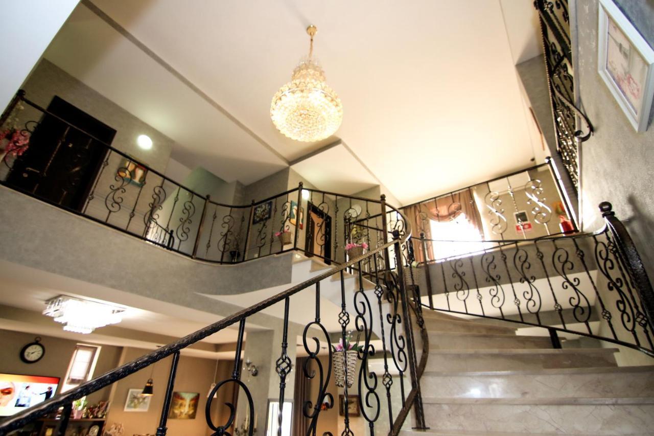 Hotel Salmer Тбилиси Екстериор снимка