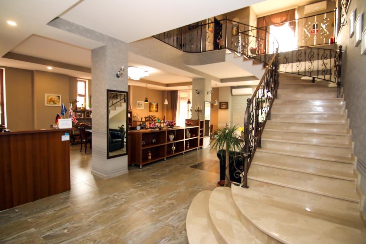 Hotel Salmer Тбилиси Екстериор снимка