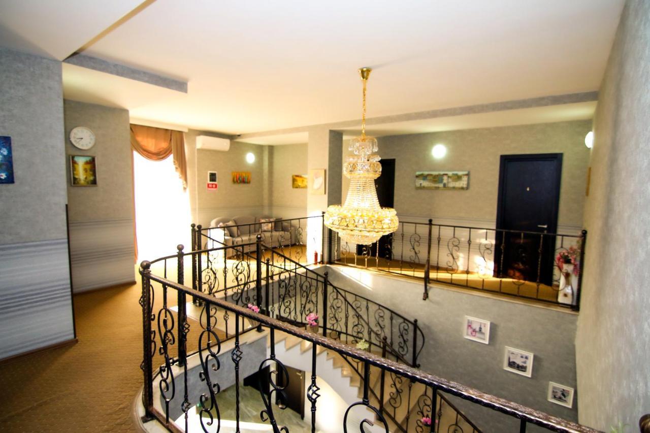 Hotel Salmer Тбилиси Екстериор снимка