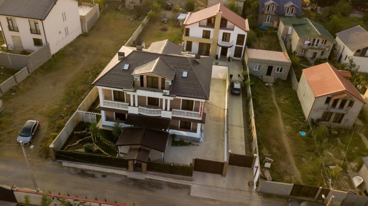 Hotel Salmer Тбилиси Екстериор снимка